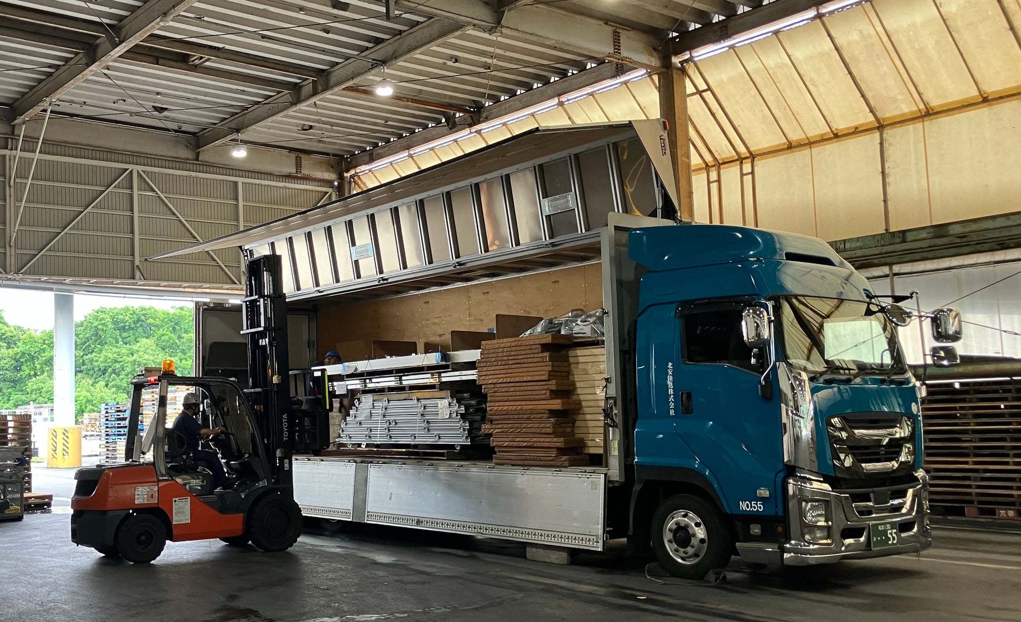 Fujilogitech_FF's tweet card. プライム ライフ テクノロジーズ株式会社のプレスリリース（2025年7月24日 14時00分）新たなPLT輸送連合の取り組みで物流効率化、CO2排出量削減を実現