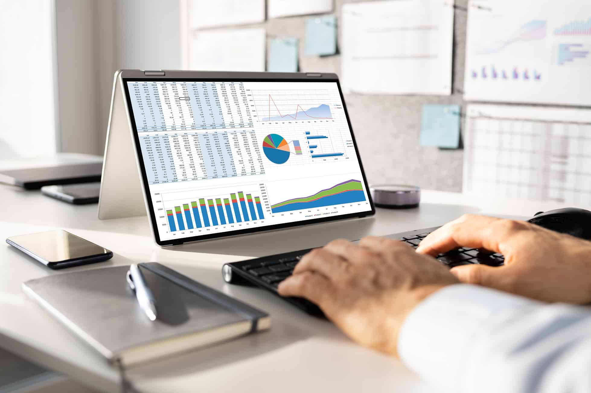 IntelisisCorp's tweet card. Descubre Cómo el Análisis Prescriptivo en Intelisis ERP 7000 Optimiza Decisiones en Finanzas, Logística y Ventas con Datos Accionables.