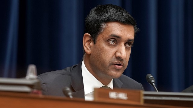 TimRyan's tweet card.     