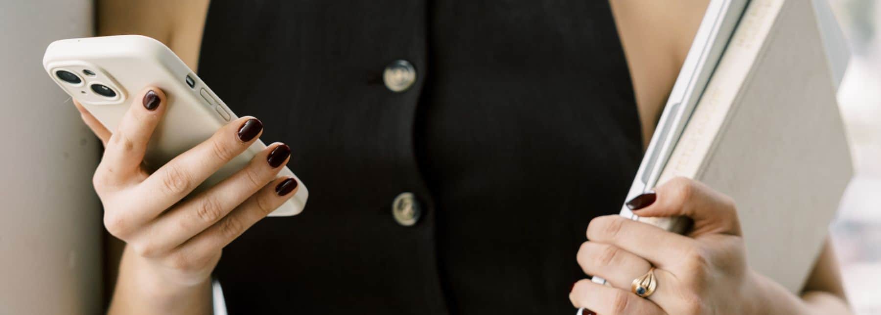 bypaperbell's tweet card. If you're a coach who's been helping clients with their personal and professional development, you've probably noticed something.