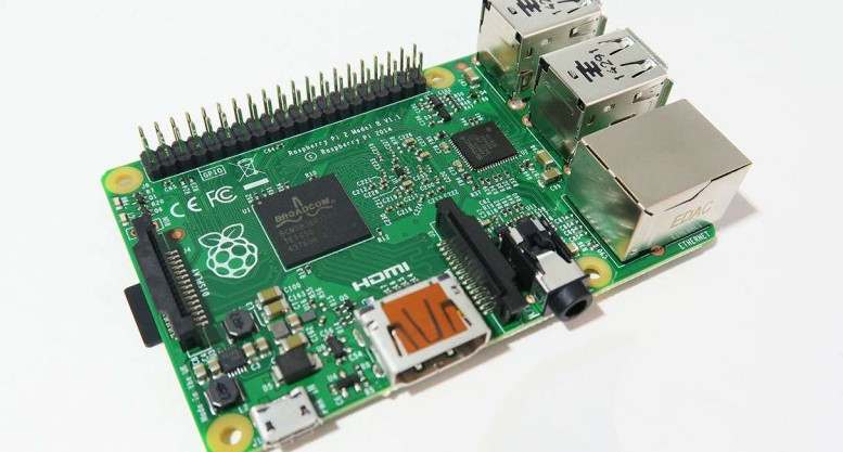 _Raspberry_Pi_'s tweet card. Tras conocer cómo cargar un sistema operativo en nuestra Raspberry Pi, ahora comenzamos a configurar este dispositivo y aprenderemos a poner una IP fija.