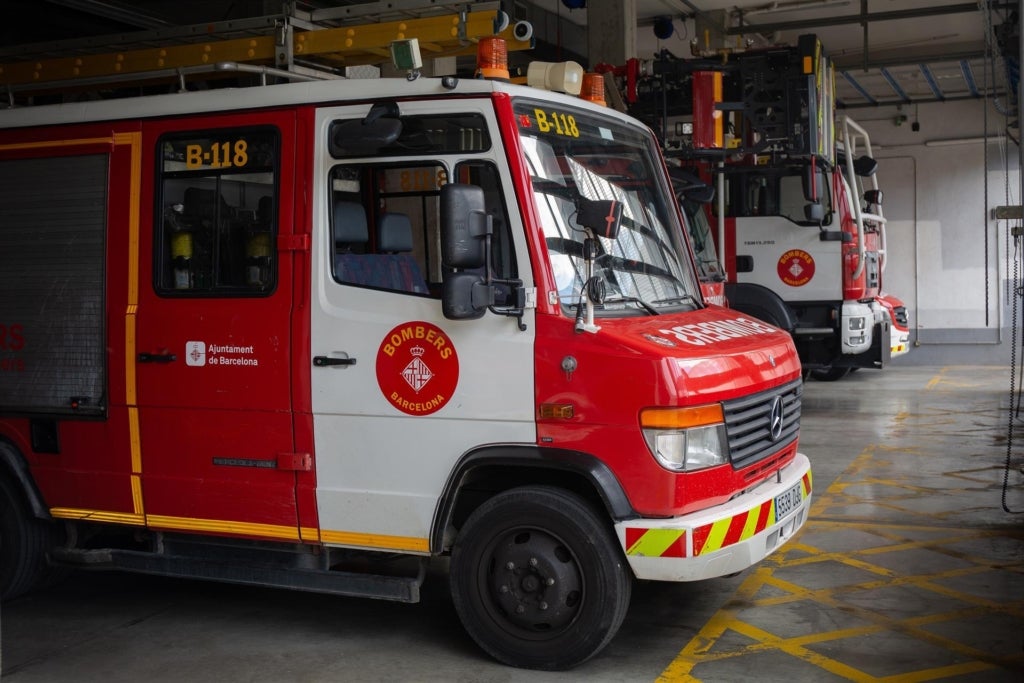 TotBcn's tweet card. A partir d'aquest dilluns substitueix el 092 de la Guàrdia Urbana i el 808 dels Bombers