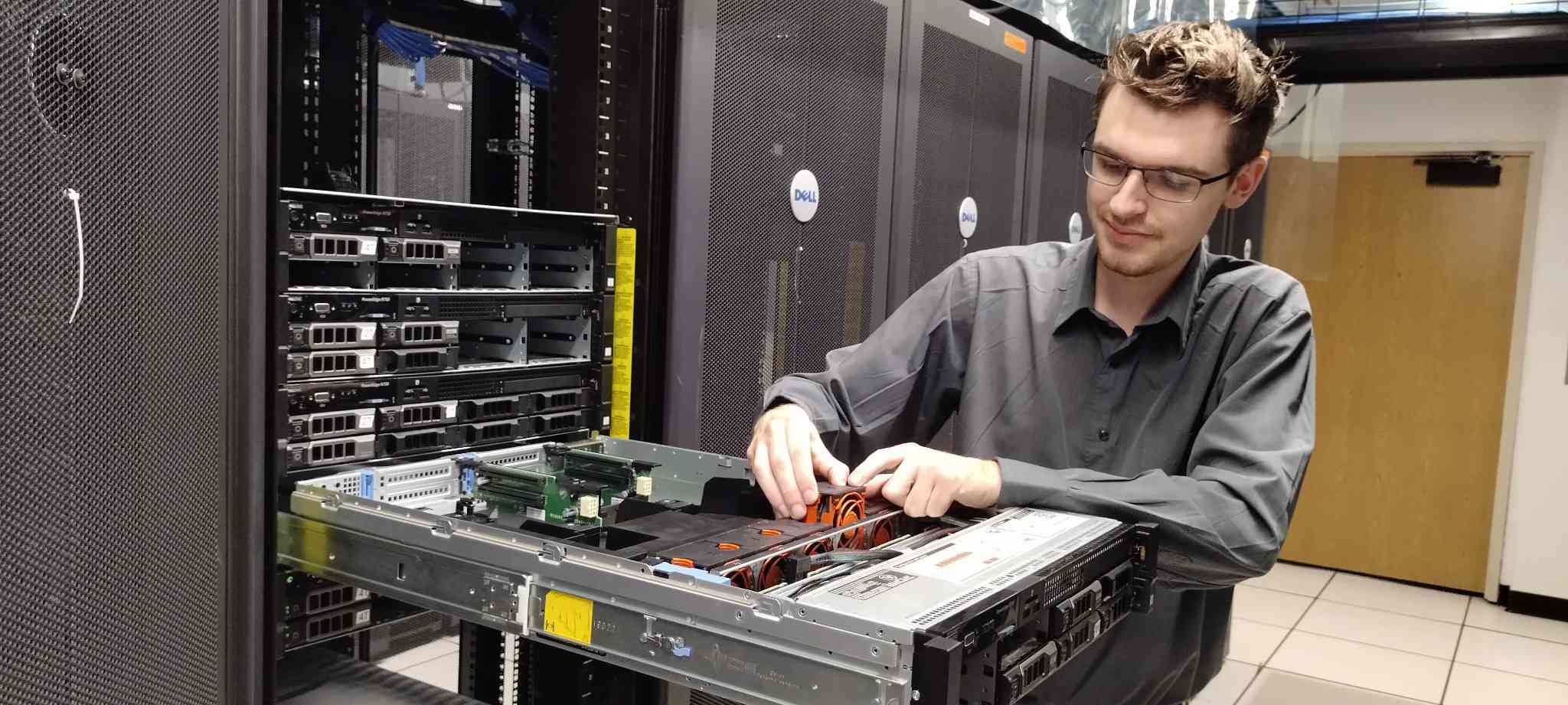 kalilinux's tweet card. A nonprofit organization working for the advancement of open source technologies.