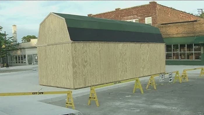 access_wars's tweet card. The divide between the Grosse Pointes and Detroit has always been stark, but Friday night a lot of people were wondering what was up with a newly constructed building that seems to purposely separate...