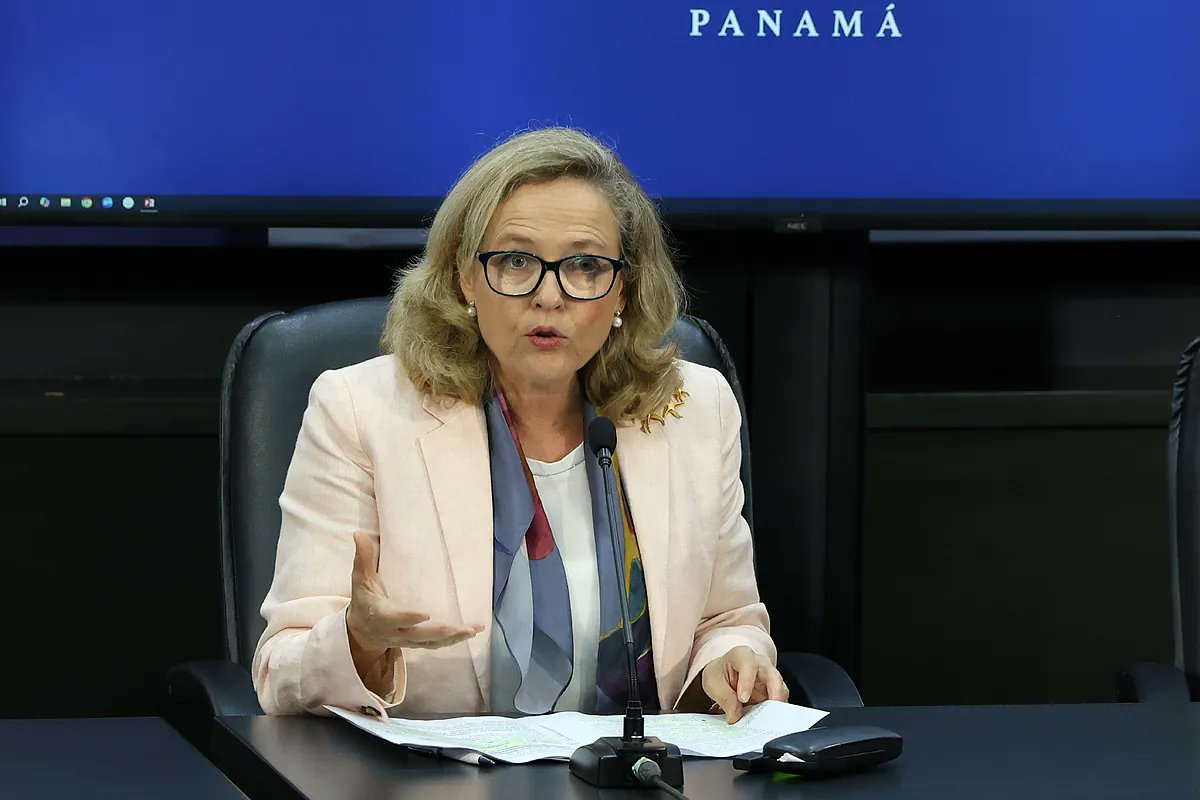 dlacalle's tweet card. Durante su etapa en el Gobierno, la actual presidenta del Banco Europeo de Inversiones (BEI), Nadia Calviño, intervino directa y personalmente en las presiones sobre el Instituto...