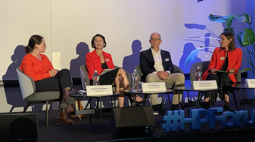 HeatPumpingTech's tweet card. On September 27-28, the European Heat Pump Association organized the Heat Pump Forum in Brussels. From the discussions, it is evident at a high policy level that heat pumps must replace traditional...