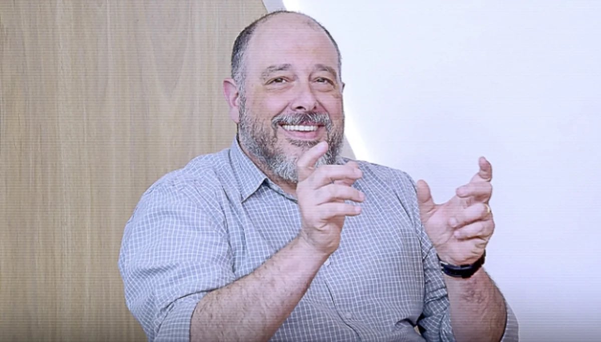 revistaoeste's tweet card. Ricardo Bimbo afirmou que sua atuação na Datacore Informática era limitada e negou qualquer ligação com o escândalo dos descontos indevidos