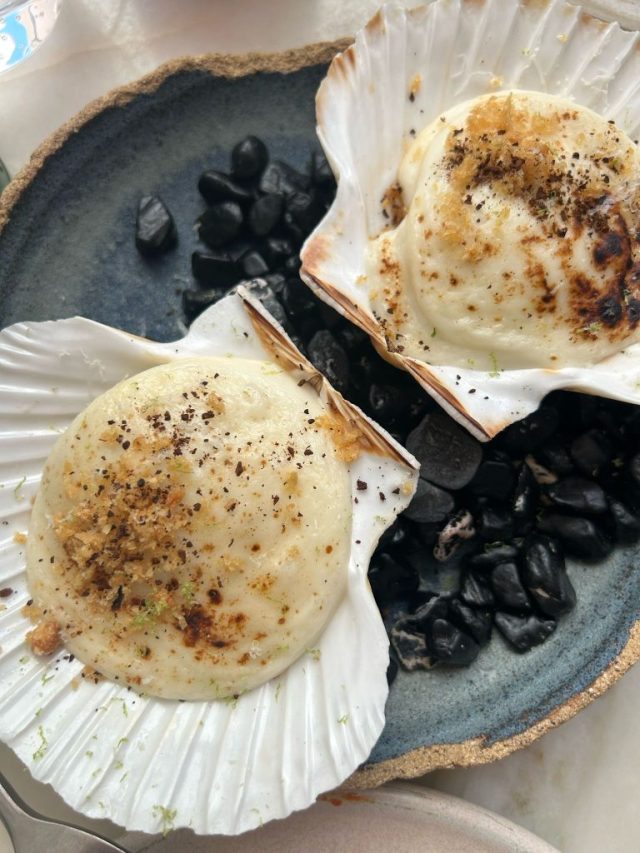 TragourmetBlog's tweet card. Llama Inn acoge el 7 de mayo una cena a cuatro manos con los hermanos Bruno y Oswaldo González Herce. Cocina peruana y raíces gallegas.