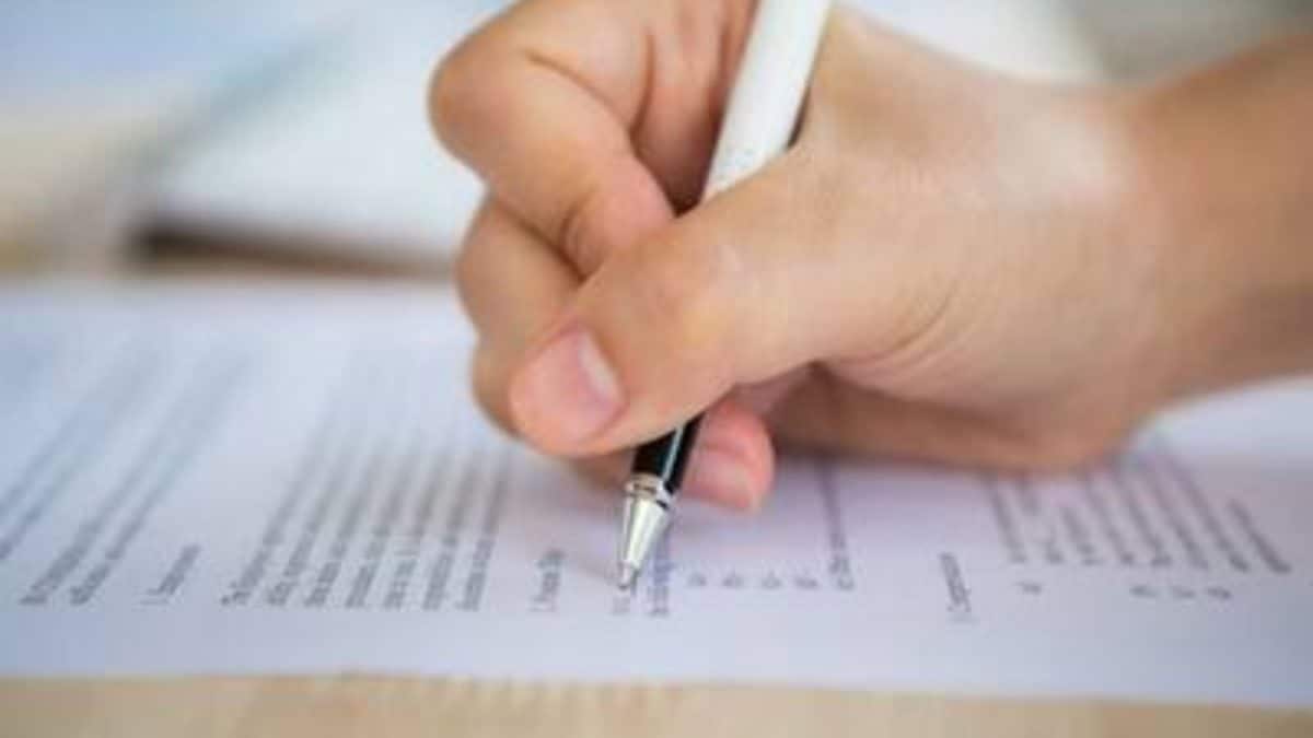 architguptalive's tweet card. Aspirants have flagged errors in the SSC CGL final results, alleging issues in the normalisation process and demanding the release of the final answer key.