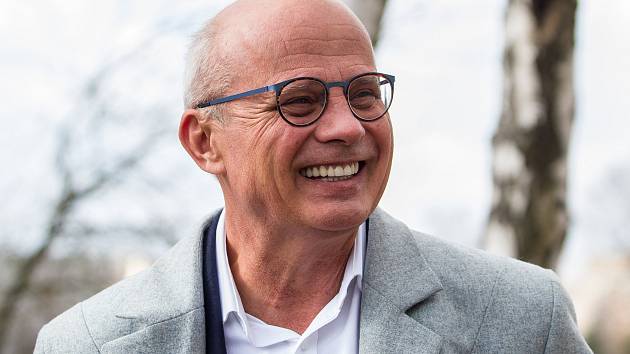 m_horacek's tweet card. I když má projekt společné evropské měny v sobě velké slabiny, Česká republika by se k němu měla zejména z bezpečnostních důvodů připojit, je přesvědčen kandidát na prezidenta Michal Horáček....