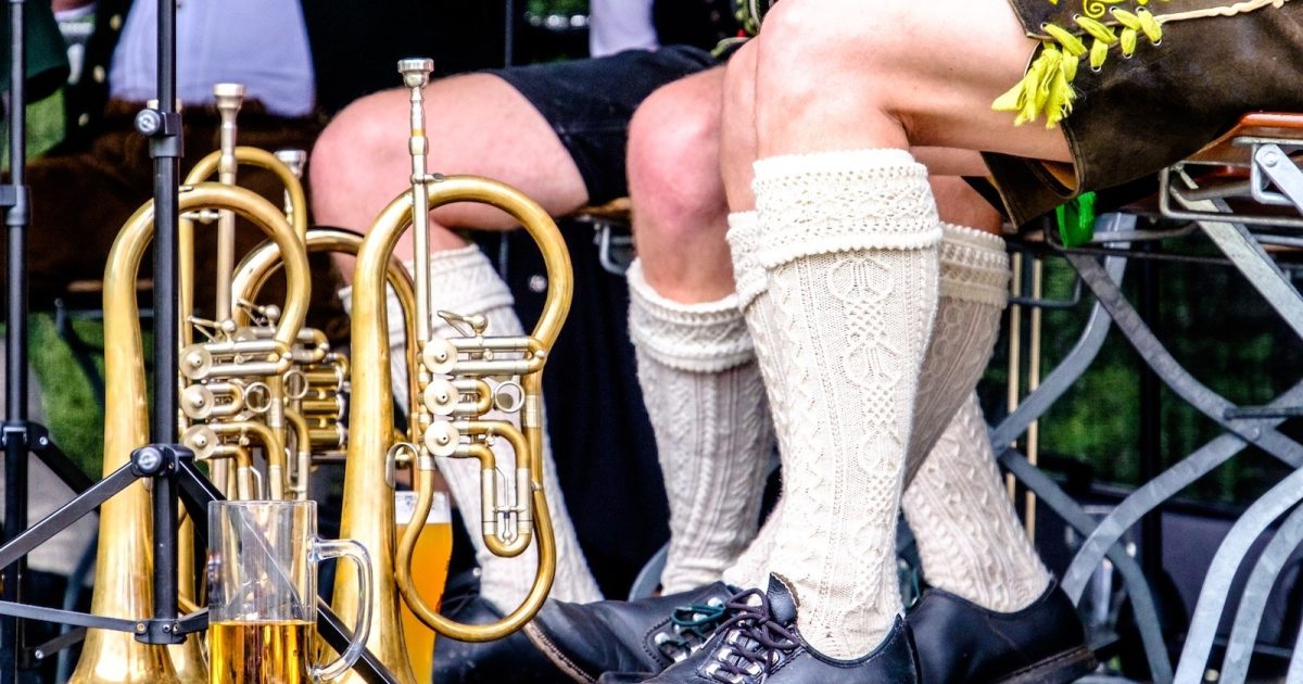 functioncentral's tweet card. The joyous, beer-swigging marathon that is Oktoberfest isn't complete without a brass oompah band belting out Ein Prosit. Here our favourite oompah bands for hire, plus our recommended drinking songs...