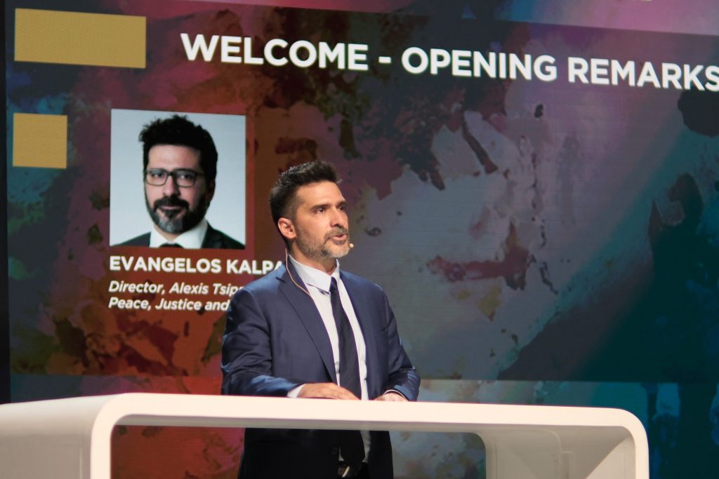 ATsiprasInst's tweet card. "Πρέπει να σταθούμε απέναντι στον εθνικισμό και το μίσος. Απέναντι στην παραβίαση του διεθνούς δικαίου. Υπέρ της ειρήνης και της ειρηνικής επίλυσης διαφορών.