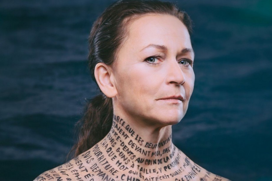 LP_LaPresse's tweet card. Le Théâtre du Trident a appris à la dure que la cigarette a beau exister dans la réalité, elle n'a pas le droit de brûler les planches.