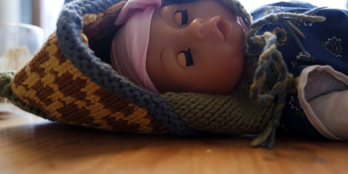 derspiegel's tweet card. Sie kann nuckeln, weinen und in die Windel machen: Baby Born ist eine der erfolgreichsten Puppen weltweit. Nun soll der oberfränkische Hersteller Zapf Creation verheiratet werden – mit einem amerik...