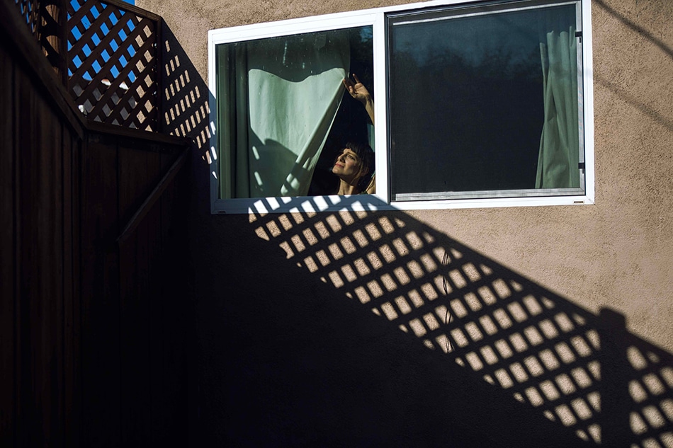 TechAlicia's tweet card. In an interview with LA-based photographer Caroline White, we talk to White about how she captured the world during the pandemic Thru the Looking Glass.