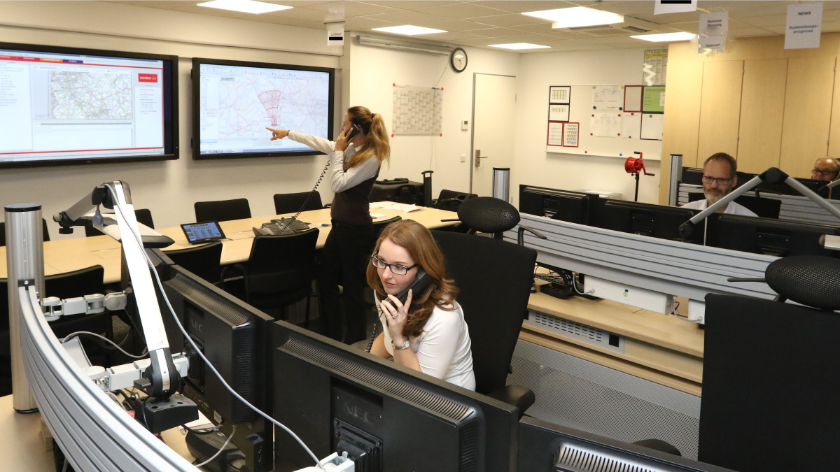 golem's tweet card. Zum Warntag am 8. Dezember werden Warnungen erstmals über Cell Broadcast an Mobilgeräte verschickt. Der Anteil der erreichbaren Nutzer ist weiter unklar.