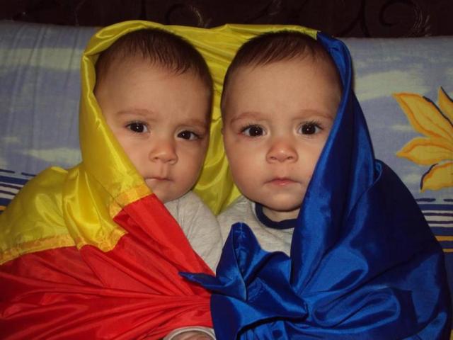 BlogOlga's tweet card. Astăzi este 1 decembrie.  Prima zi de iarnă. Ziua Națională a românilor. Ziua Marii Uniri. Pe această cale, vreau să felicit pe toți cei care simt, trăiesc și iubesc ROMÂNEȘTE. Nu am să scriu texte…