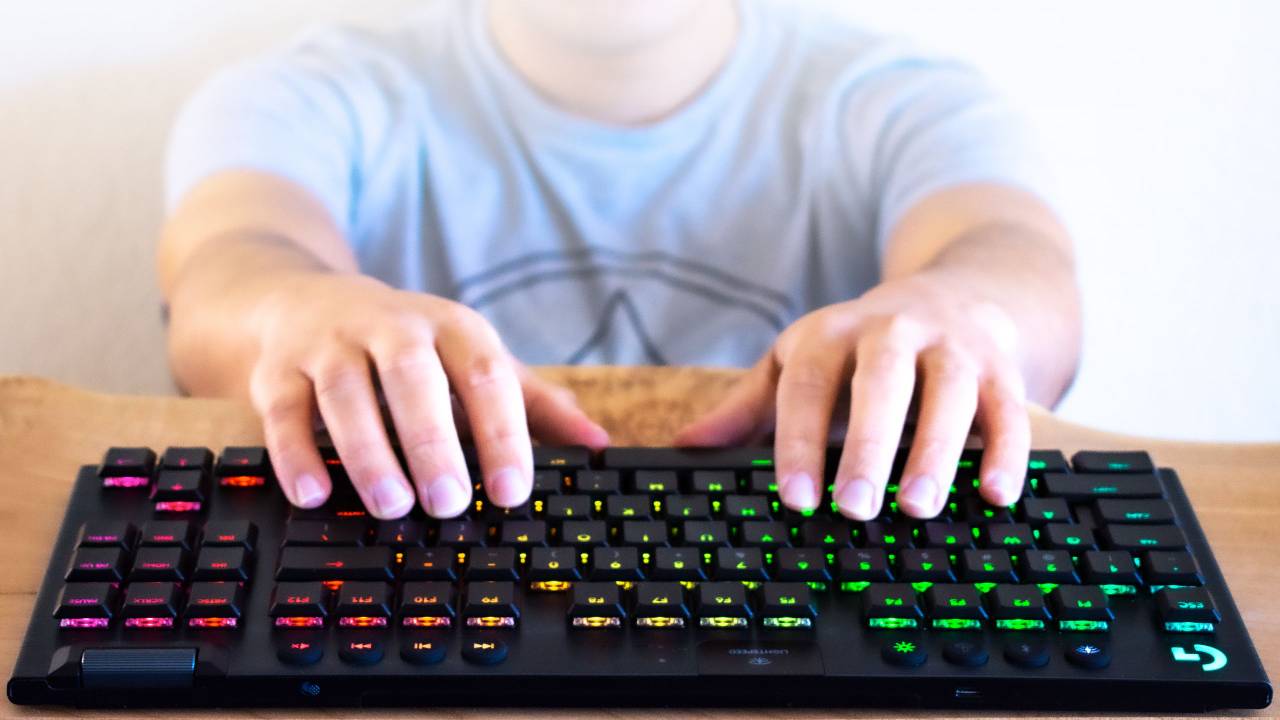 programador_x_'s tweet card. Conviértete en programador profesional en 6 meses con nuestro Bootcamp de Programación e Inteligencia Artificial. Aprende a programar desde cero con clases de Desarrollo Web e Ingeniería de Software....