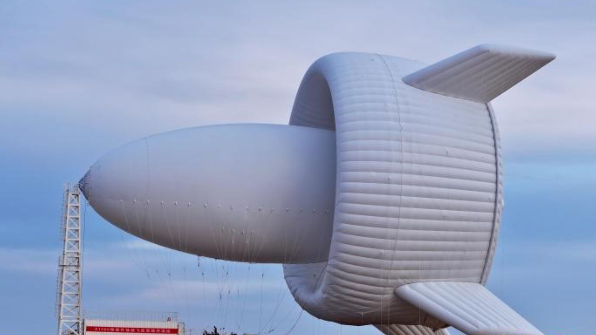 westsan's tweet card. China’s S1500 airborne wind turbine completes maiden flight, becoming the world’s largest floating wind-power generator.