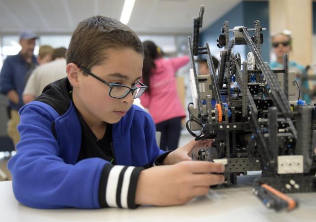 SVVSDcto's tweet card. Nine teams from the St. Vrain Valley School District are competing in the VEX Robotics IQ world championships in Kentucky this weekend. Two other teams from St. Vrain Valley are competing at Vex’s …