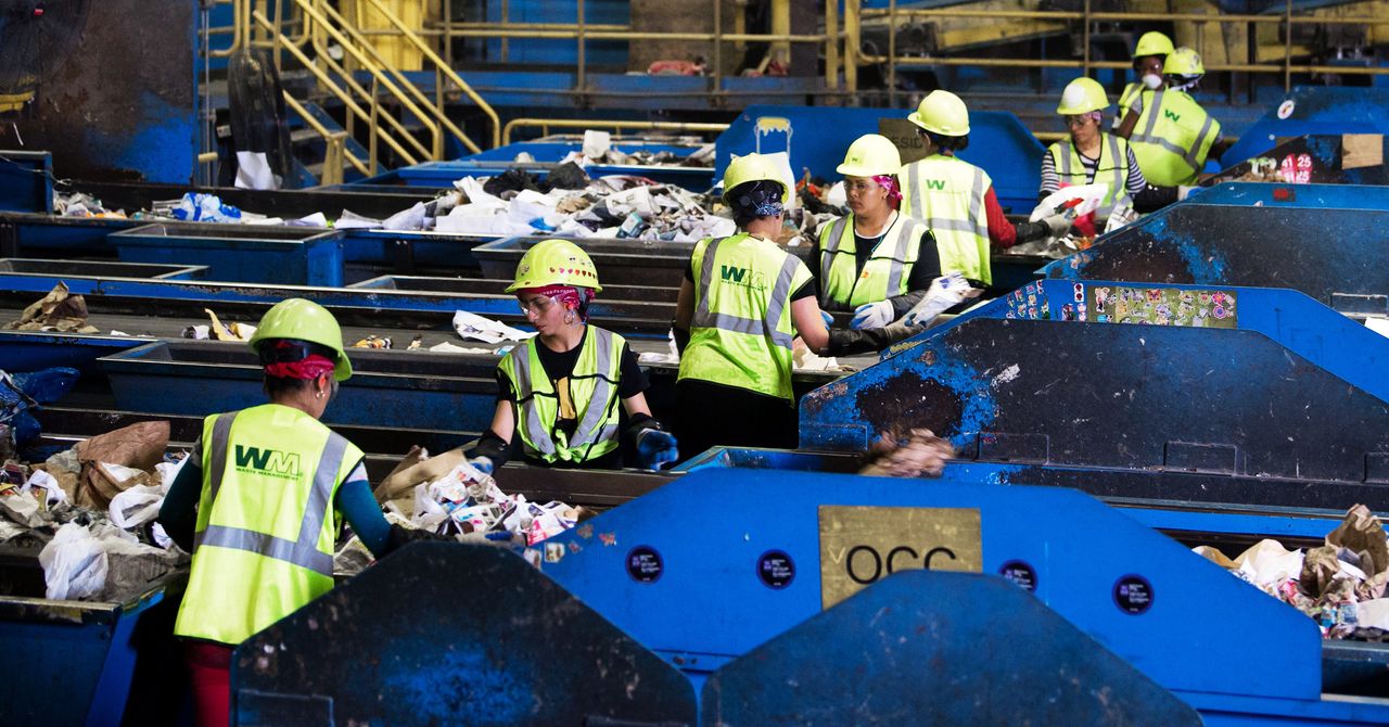 WIRED's tweet card. All that neatly sorted plastic, paper, and glass used to go to China. Now a lot of it is just getting burned instead.