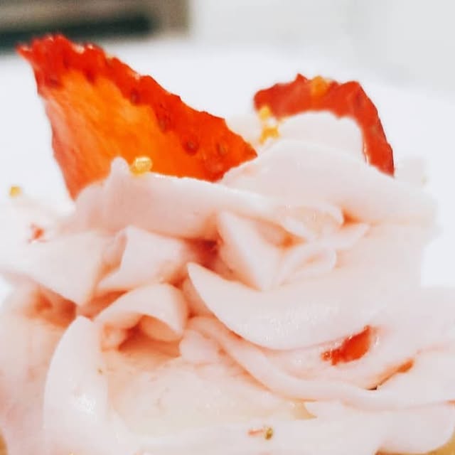 lilliebakes's tweet card. Charlotte Lillian (@lilliebakes) • Instagram photo