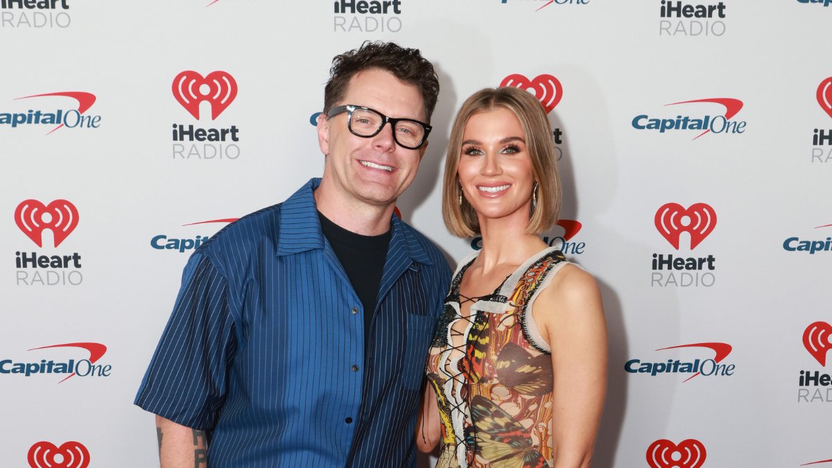 bobbybonesshow's tweet card. Congrats, Bobby Bones! See the adorable pregnancy announcement.