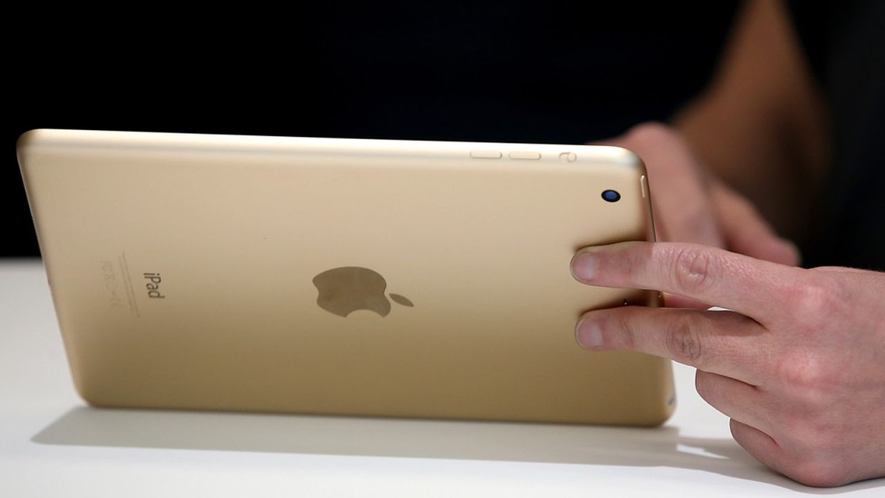 EchosTechMedias's tweet card. Après avoir embarqué les puces d'Intel pendant quatorze ans, Tim Cook a annoncé lundi qu'un modèle de Mac équipé de processeurs maison serait commercialisé d'ici à la fin de l'année. Les nouveaux...