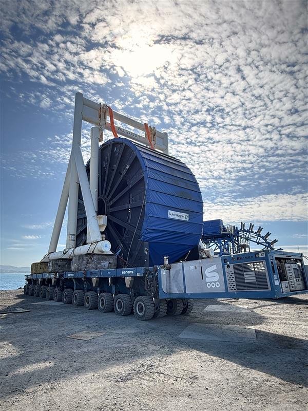 news_hmt70104's tweet card. Sarens and NorSea continue their long-running cooperation for transporting large offshore components along Norway’s west coast. Their renewed agreement covers engineered movements of cable reels a…