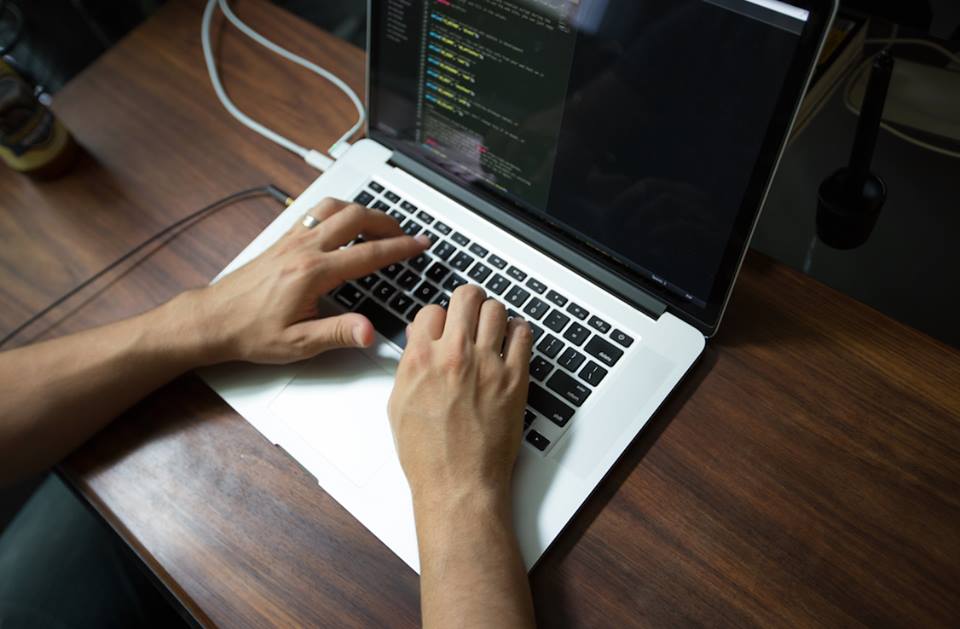 devdraft's tweet card. Code Fellows will fund up to 70% of its full-time tuition costs for women, veterans and underrepresented minorities