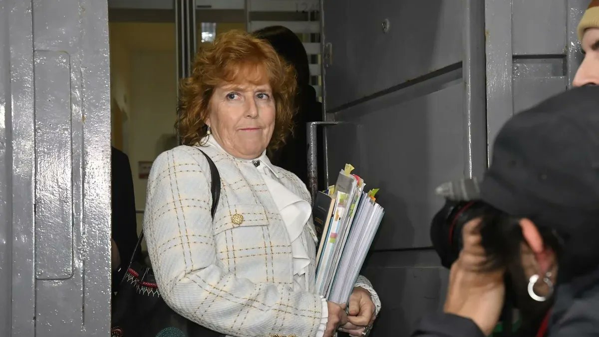 ObservadorUY's tweet card. Los adjuntos de Alicia Ghione en la causa del exsenador, así como policías y fiscales de flagrancia dieron su testimonio en la causa penal que la tiene como indagada