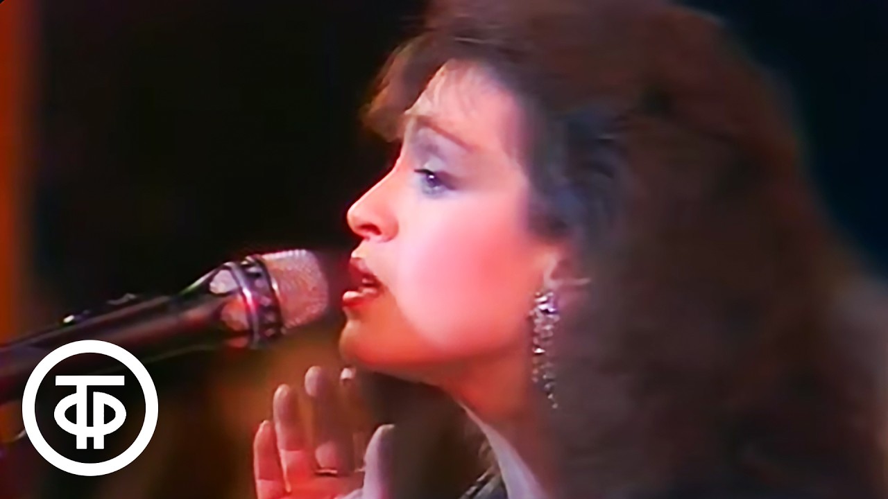 isabellebasiisa's tweet card. Анна Резникова "Нежность" (Опустела без тебя Земля) (1990)