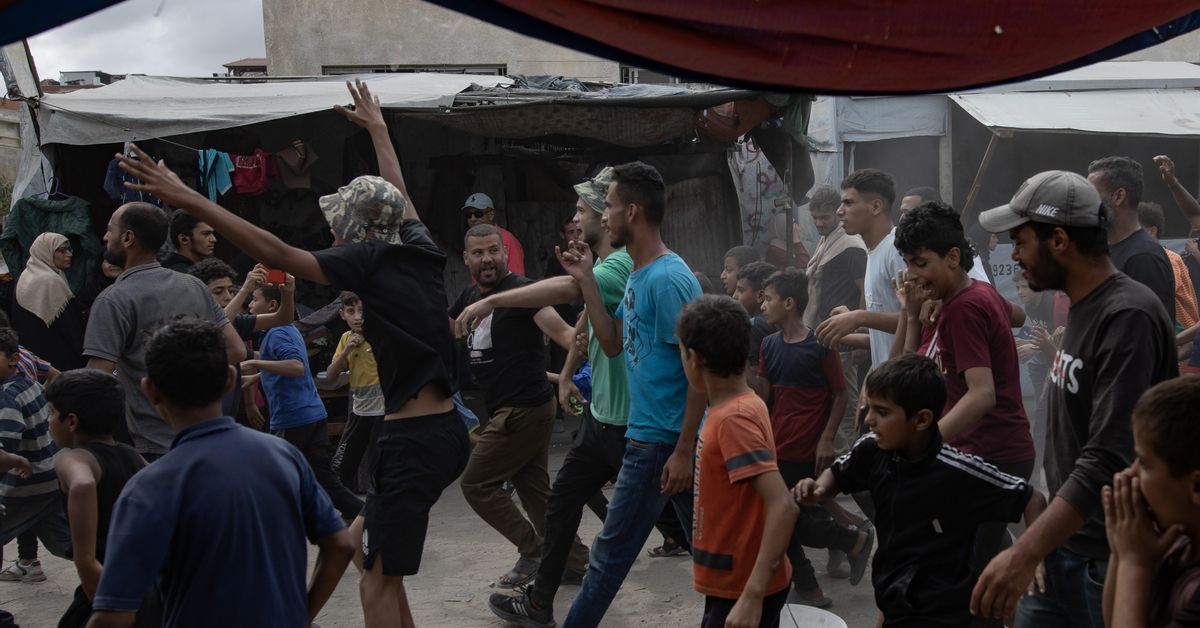 olgarodriguezfr's tweet card. El plan no tiene en cuenta la ley internacional, priva de derechos a la población de Gaza, protege a la parte que comete genocidio, permite la ocupación israelí y no garantiza que Israel mantenga la...