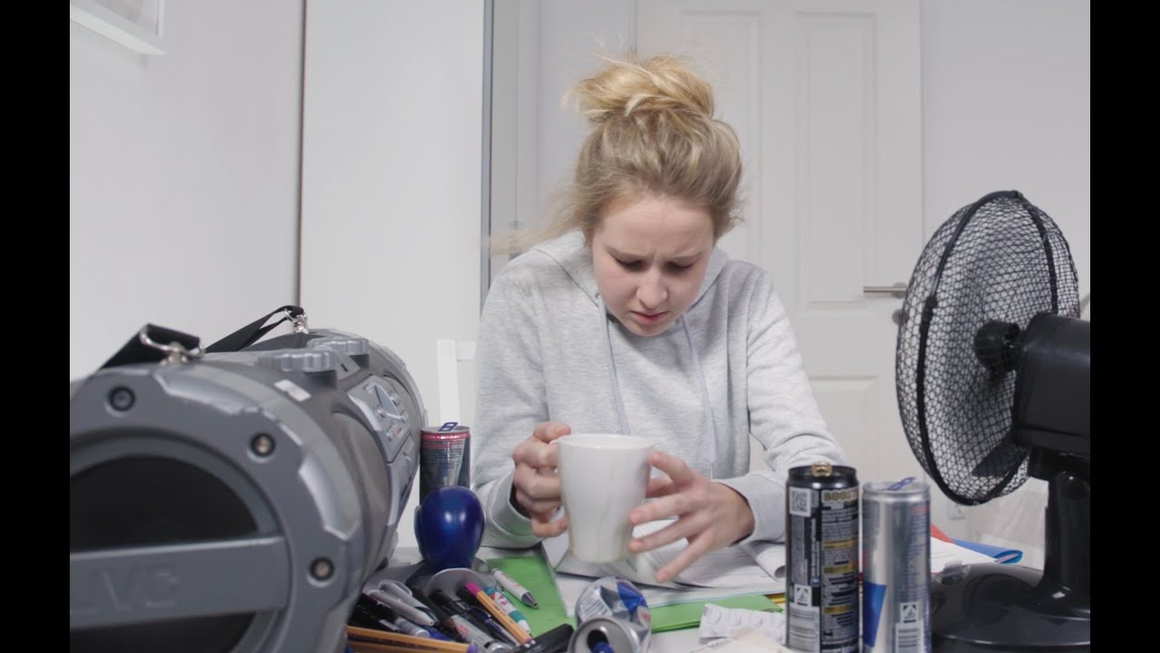 easy_tutor's tweet card. Schluss mit Lernstress! Lerne lieber mit persönlicher Online-Nachhi...