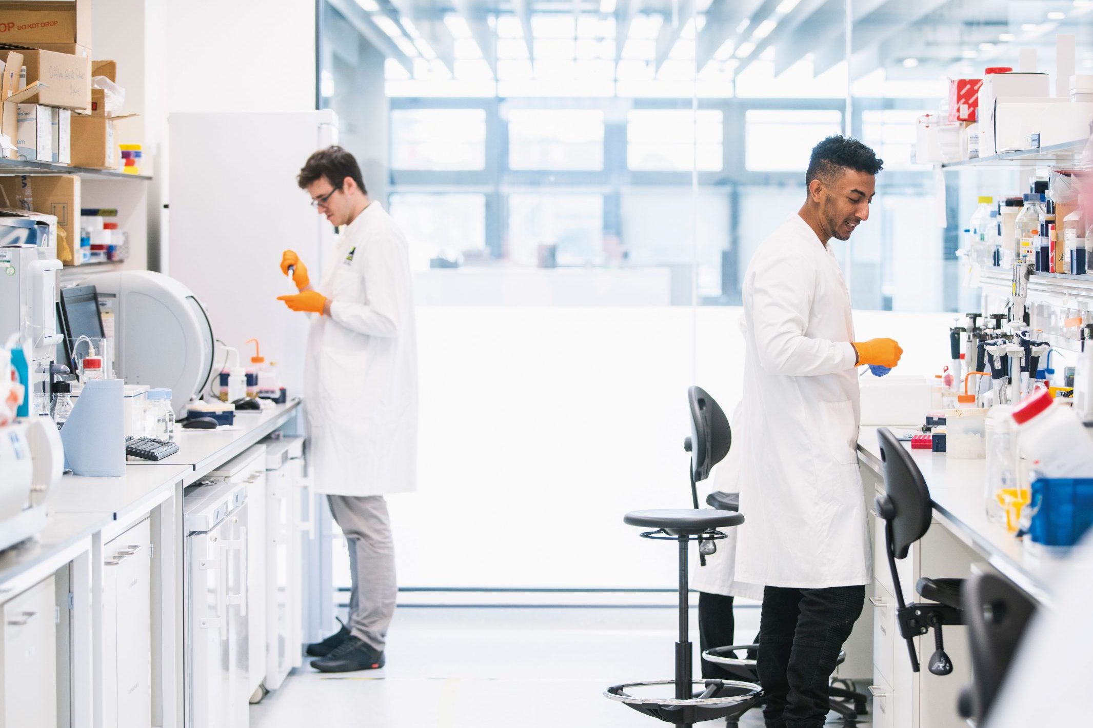 clopezcorrea's tweet card. Over the last decade, huge advances in technology have made genomic sequencing cheaper and more accessible, facilitating the tracking of bacteria, viruses, and other pathogens.