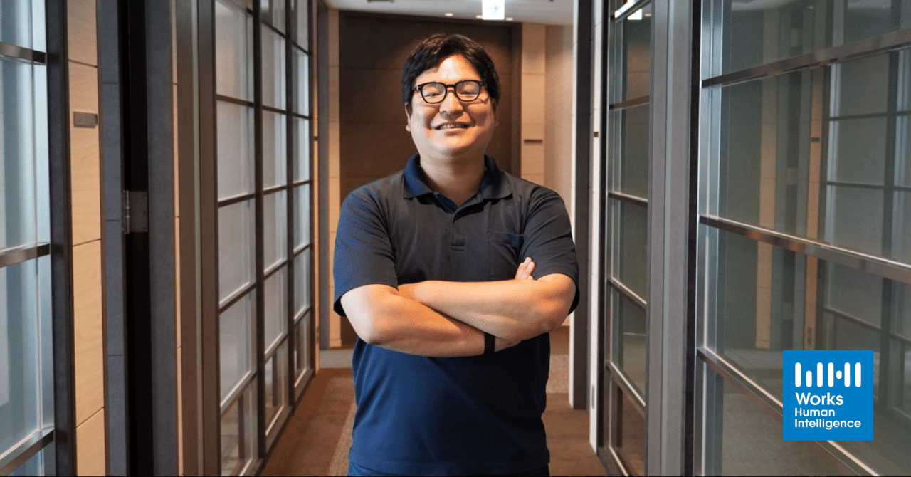 WHI_developers's tweet card. 2025年にJapan AWS Ambassadorsに選出された増井 秀和さん。2017年の入社から一貫してSREとしてのキャリアを歩んできました。そんな増井さんにWorks Human IntelligenceでSREとして働く魅力についてお話いただきました。 増井 秀和 | Hidekazu Masui 2017年新卒入社後、研修を経て開発部門へ配属される。初期配属から現在までSRE部...