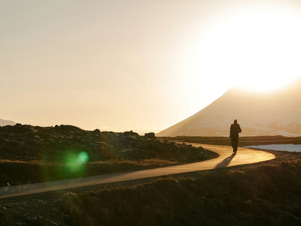 sageflo's tweet card. Every customer touchpoint holds a clue. Connecting them with AI and the right data turns scattered interactions into a seamless, personalized experience.