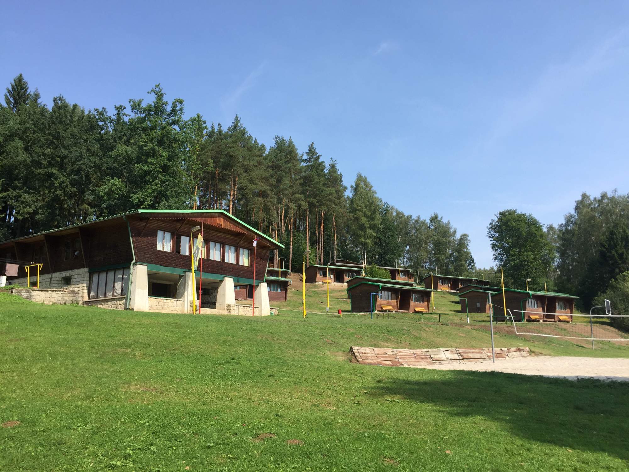 odboryKPS's tweet card. Léto za rohem? OSSOO vám ušetří tisícovku na tábory pro děti! Zajistili jsme pro vás exkluzivní slevu 1000 Kč na tábory pro vaše děti a vnoučata.