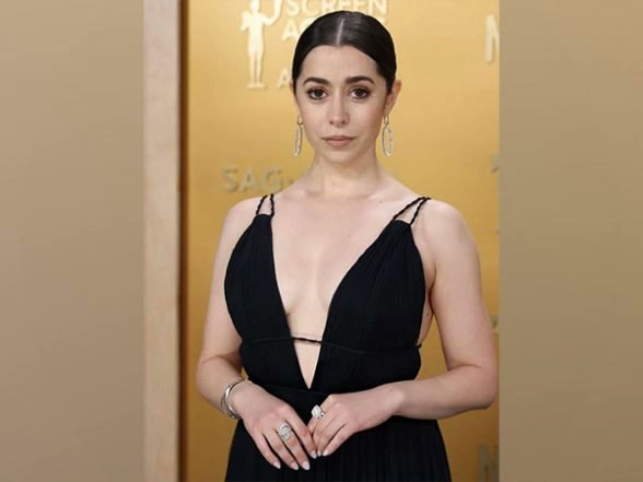 spatialStrateg's tweet card. Get latest articles and stories on Entertainment at LatestLY. Drawing appreciation for her role of Sofia Falcone in 'The Penguin,' Milioti has also recently been seen reprising her role as Nanette...