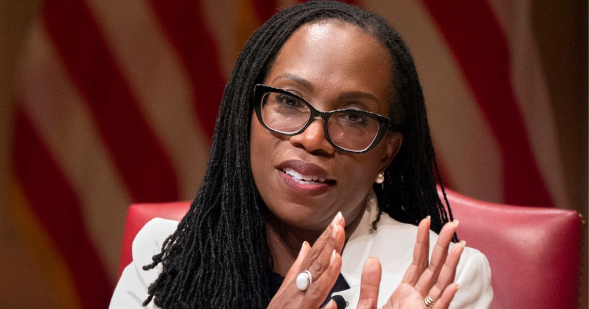 Pyro___Rob's tweet card. If we had a functioning Congress, then dimwits like Jackson would lack (usurped) power to destroy self-government by killing Trump's tariffs.