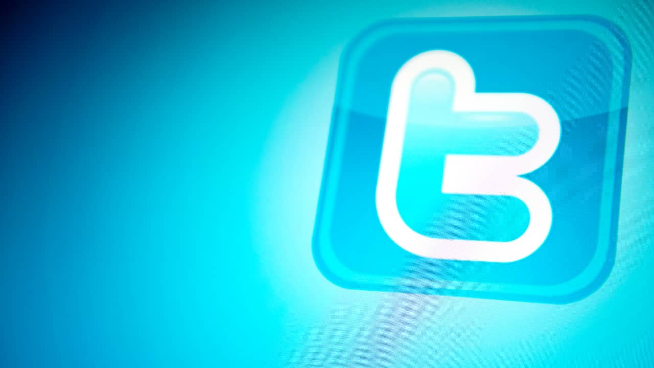 bedreiging's tweet card. AMSTERDAM - Twitter lanceert voor het eind van het jaar fotofilters voor alle gebruikers. 