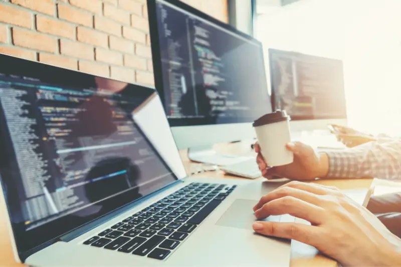 ewmarketingtips's tweet card. While there are many types of programming careers out there, full-stack developer and software engineer careers are two of the most common.