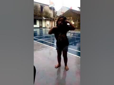 CalonProgramer's tweet card. Joget suka suka quinsha