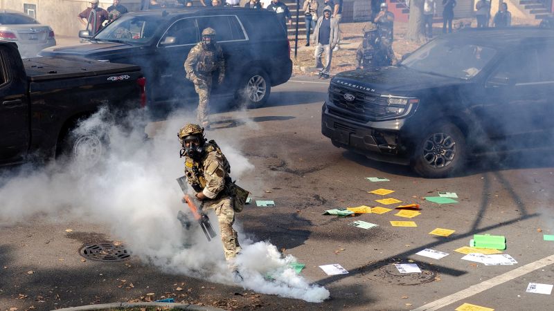 CNN's tweet card. A judge in Illinois said she has “serious concerns” over whether federal law enforcement agents are following her order to avoid violent encounters with protesters and journalists in Chicago.