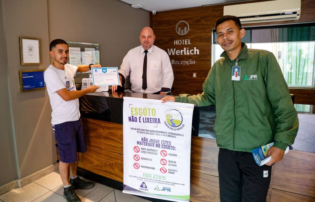 clicfloripareal's tweet card. A Companhia Catarinense de Águas e Saneamento (Casan) está reforçando sua atuação em uma área de hotéis e grandes condomínios na bacia do Rio Araújo, em São José. A iniciativa integra o programa...