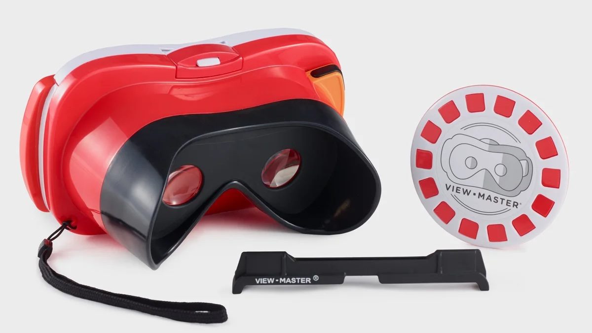 MarkinOutLoud's tweet card. Mattel has tapped one of the writers of Zootopia and Wreck-it-Ralph to pen a family film based on its 3D image toy View-Master.