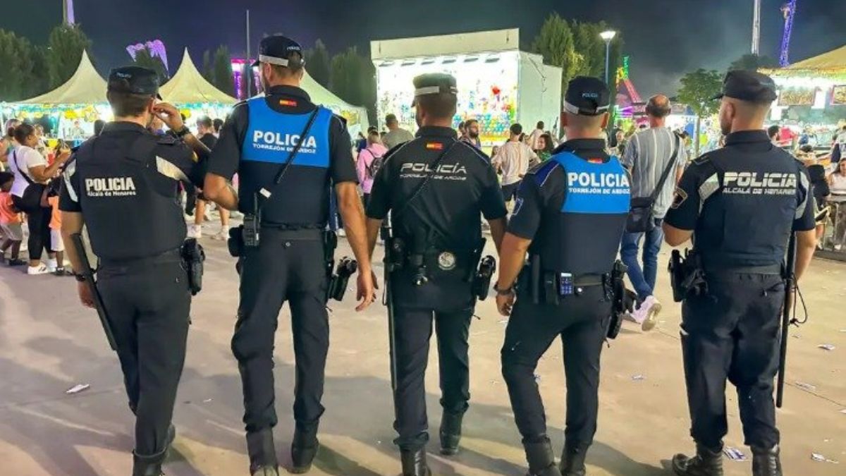 elcomplutense's tweet card. El sindicato CPPM ha publicado un mensaje en redes sociales en el que afirma: "La Policía de Torrejón ha cobrado las Fiestas de Torrejón y las Ferias de