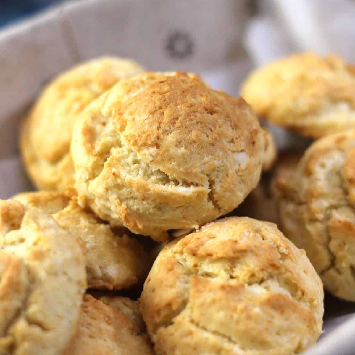 servfromscratch's tweet card. Drop Biscuits are quick and easy to make, with no kneading or rolling required, and are ready in under 30 minutes.