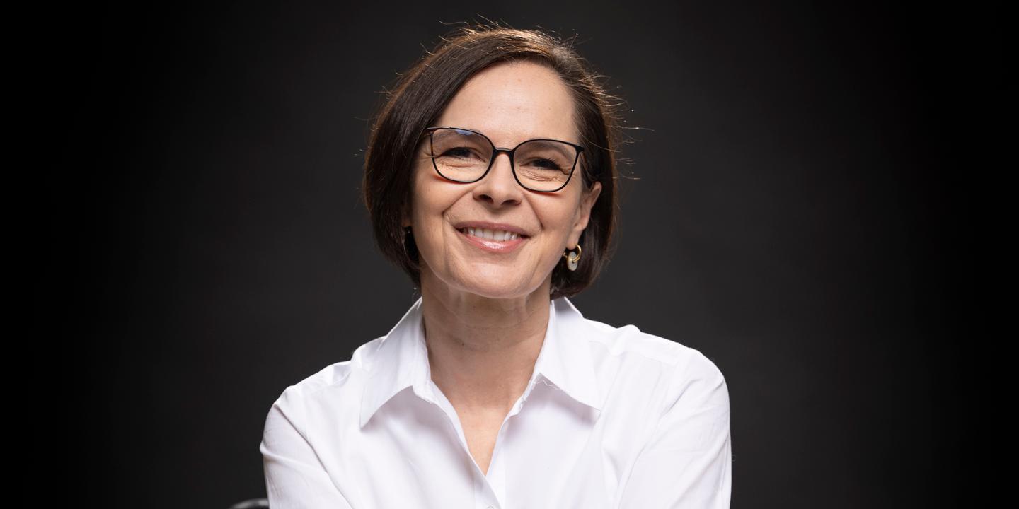 CompassLabel's tweet card. Après plus de vingt ans de carrière aux Etats-Unis, l’immunologiste franco-algérienne a pris, en janvier, ses fonctions de directrice générale du fleuron de la recherche biomédicale française. Son...