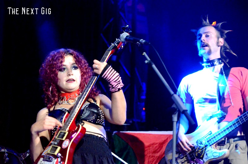 gig_next's tweet card. LEEUWARDEN – In 1974, lang voor de leden van CLITTEBAND werden geboren, speelde Nederland tegen Duitsland de finale om het wereldkampioenschap voetbal. Op het moment dat Duitsland de winnende goal …